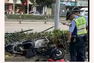 队记：芬尼-史密斯因左膝酸痛临时退出今日与勇士一战